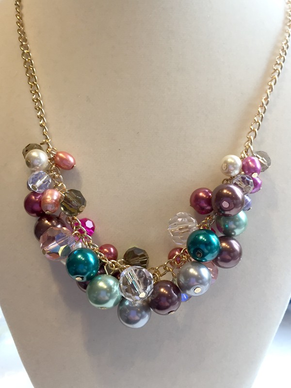 Facet-box-1-bubbles-necklace